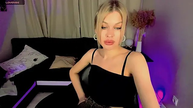 Melissa Rood online show from March 2025 12:39:02 PM