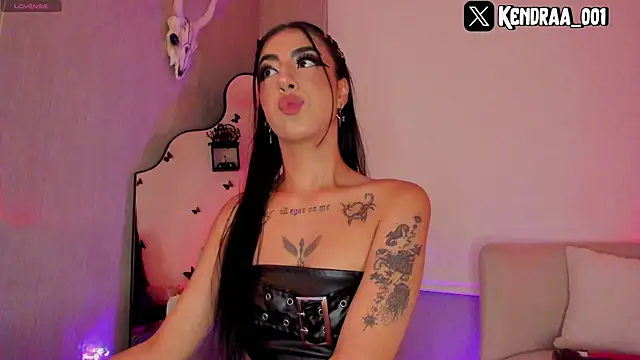 Snapshot of Kendramillerr_1 chatting on October 2025 01:02:02 AM Kendramillerr 1 online show from October 2025 01:02:02 AM
