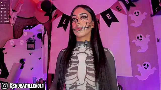 Snapshot of Kendramillerr_1 chatting on October 2025 03:07:01 AM Kendramillerr 1 online show from October 2025 03:07:01 AM