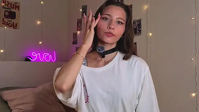 Snapshot of EditaBails chatting on September 2025 06:31:01 PM EditaBails online show from September 2025 06:31:01 PM