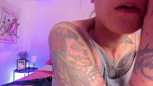 Snapshot of Alessamoth chatting on September 2025 06:52:01 PM Alessamoth online show from September 2025 06:52:01 PM