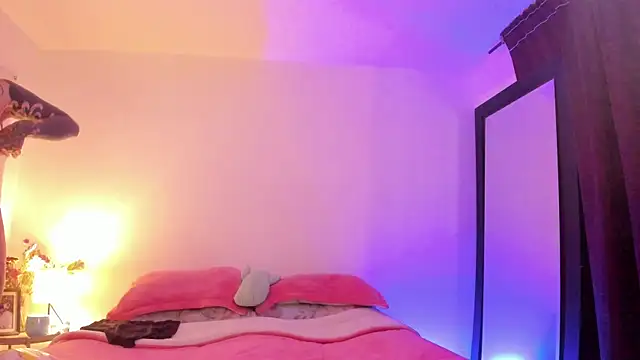 Snapshot of Alessamoth chatting on December 2025 09:43:02 PM Alessamoth online show from December 2025 09:43:02 PM