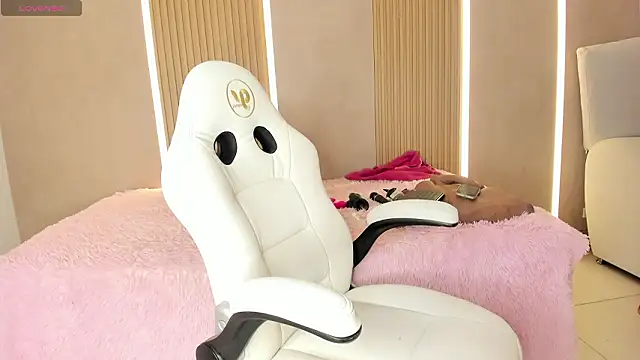 stephany summer online show from March 2026 07:40:01 PM