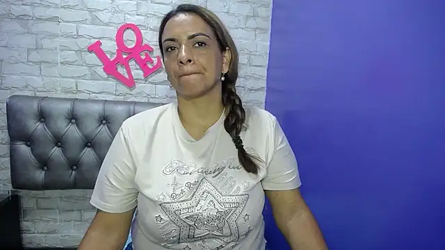 Snapshot of Milf-Prettyboobs chatting on May 2026 05:51:01 PM Milf-Prettyboobs online show from May 2026 05:51:01 PM