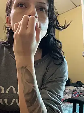 Snapshot of val_zx chatting on October 2025 07:45:01 PM val zx online show from October 2025 07:45:01 PM