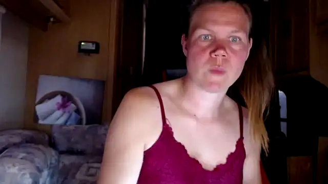 Snapshot of CallMeMaria chatting on January 2025 04:59:01 PM CallMeMaria online show from January 2025 04:59:01 PM