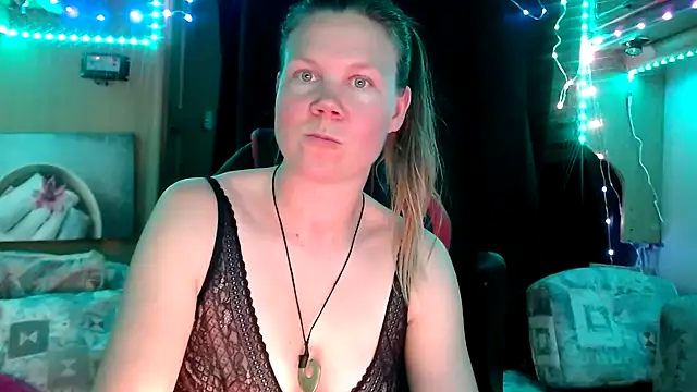 Snapshot of CallMeMaria chatting on January 2025 06:31:01 PM CallMeMaria online show from January 2025 06:31:01 PM