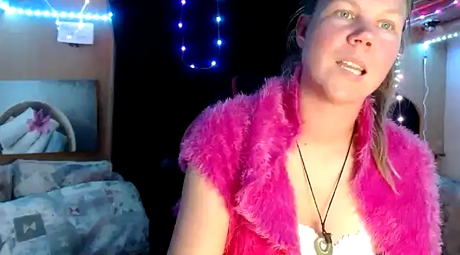 Snapshot of CallMeMaria chatting on February 2025 07:28:01 PM CallMeMaria online show from February 2025 07:28:01 PM