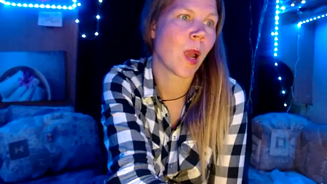 Snapshot of CallMeMaria chatting on February 2025 08:00:01 PM CallMeMaria online show from February 2025 08:00:01 PM