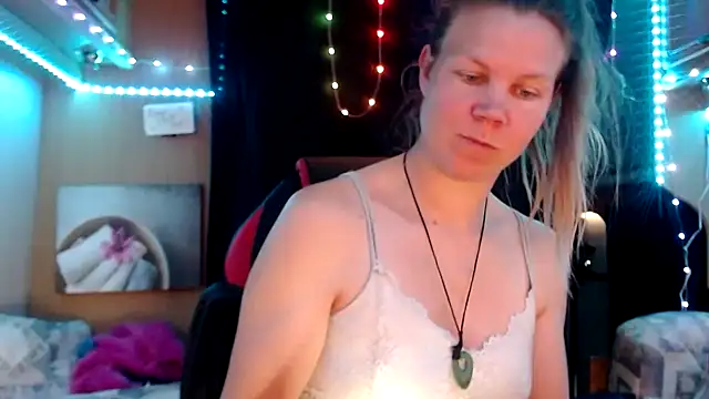 Snapshot of CallMeMaria chatting on March 2025 10:22:02 AM CallMeMaria online show from March 2025 10:22:02 AM