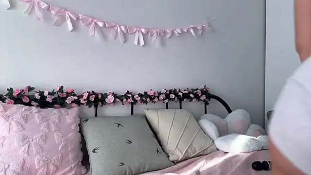 Anna Six online show from April 2026 03:51:01 AM