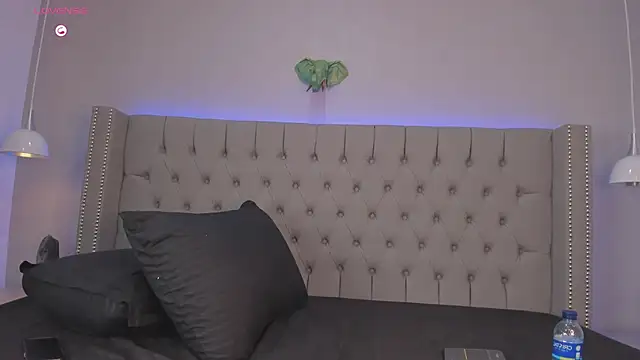 Snapshot of Emiliana_Rios chatting on March 2025 07:03:02 AM Emiliana Rios online show from March 2025 07:03:02 AM