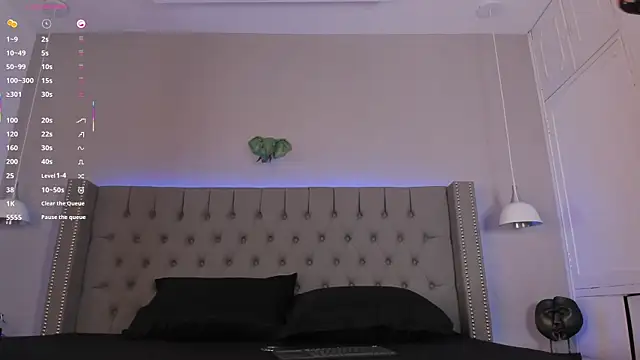 Snapshot of Emiliana_Rios chatting on October 2025 03:54:02 AM Emiliana Rios online show from October 2025 03:54:02 AM