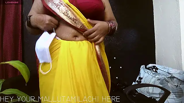 Snapshot of mallutamizhachi chatting on October 2025 01:39:02 AM mallutamizhachi online show from October 2025 01:39:02 AM