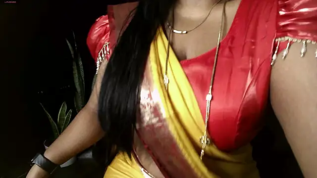 Snapshot of mallutamizhachi chatting on May 2026 05:43:01 PM mallutamizhachi online show from May 2026 05:43:01 PM