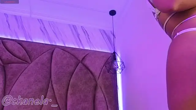 Snapshot of Kanela_miller_ chatting on November 2025 12:26:01 PM Kanela miller online show from November 2025 12:26:01 PM