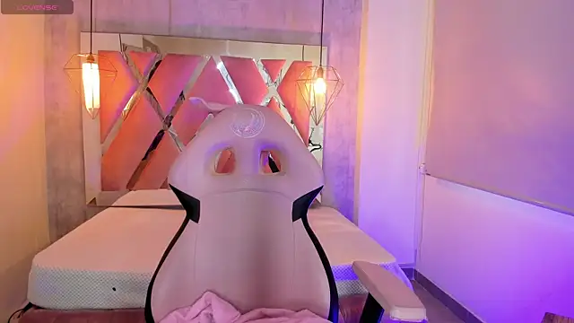 adara evanss online show from October 2025 09:08:02 PM