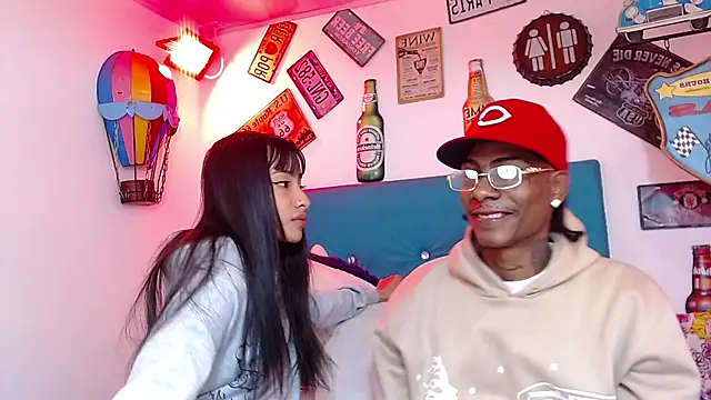 Snapshot of lili_roussi chatting on November 2025 12:33:01 AM lili roussi online show from November 2025 12:33:01 AM