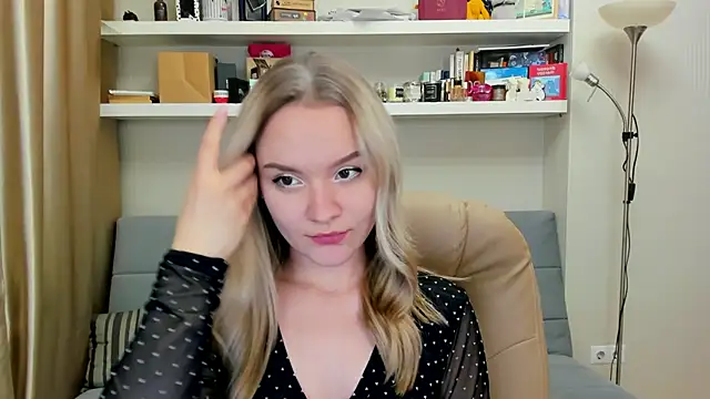 Snapshot of Kara_Smith_ chatting on December 2024 01:03:01 AM Kara Smith online show from December 2024 01:03:01 AM