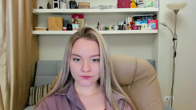 Snapshot of Kara_Smith_ chatting on December 2024 10:23:01 PM Kara Smith online show from December 2024 10:23:01 PM