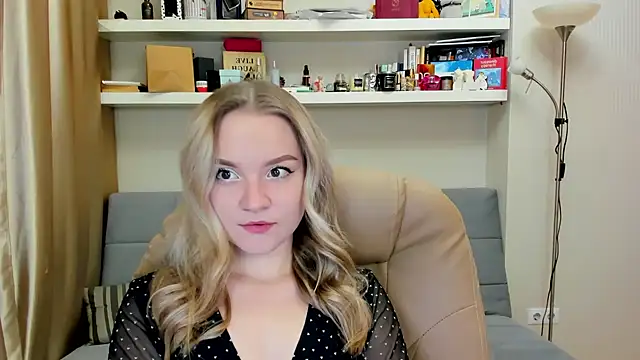 Snapshot of Kara_Smith_ chatting on December 2024 10:20:01 PM Kara Smith online show from December 2024 10:20:01 PM