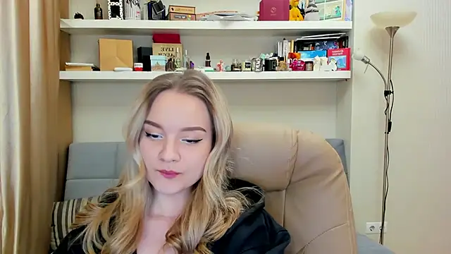 Snapshot of Kara_Smith_ chatting on January 2025 11:19:01 PM Kara Smith online show from January 2025 11:19:01 PM