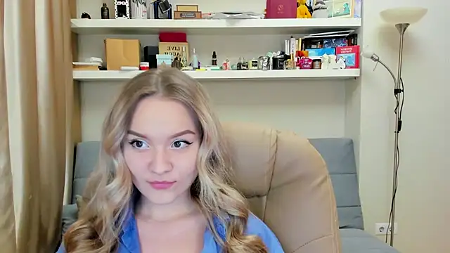 Snapshot of Kara_Smith_ chatting on January 2025 12:22:02 AM Kara Smith online show from January 2025 12:22:02 AM