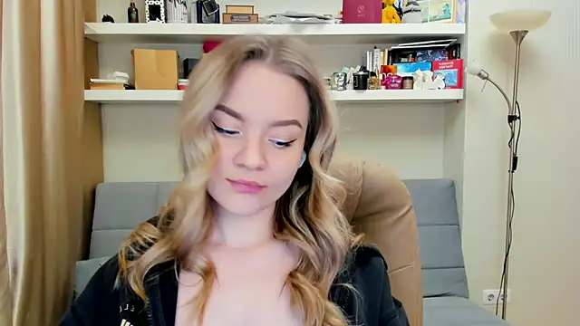 Snapshot of Kara_Smith_ chatting on February 2025 11:45:01 PM Kara Smith online show from February 2025 11:45:01 PM