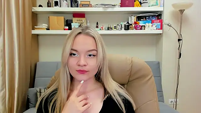 Snapshot of Kara_Smith_ chatting on February 2025 10:11:01 PM Kara Smith online show from February 2025 10:11:01 PM