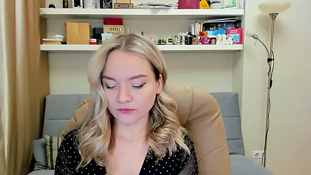 Snapshot of Kara_Smith_ chatting on February 2025 08:29:02 PM Kara Smith online show from February 2025 08:29:02 PM