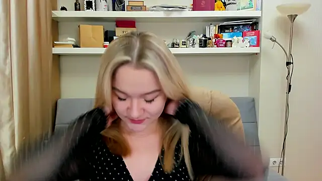 Snapshot of Kara_Smith_ chatting on February 2025 10:20:02 PM Kara Smith online show from February 2025 10:20:02 PM