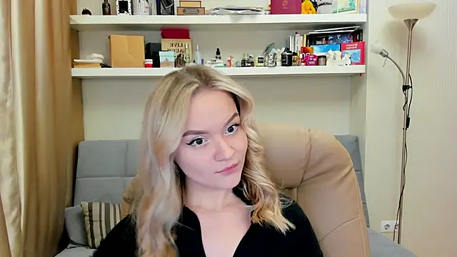 Snapshot of Kara_Smith_ chatting on February 2025 09:26:02 PM Kara Smith online show from February 2025 09:26:02 PM