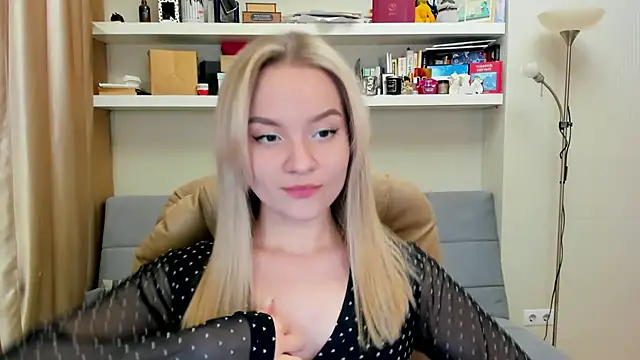 Snapshot of Kara_Smith_ chatting on February 2025 11:56:02 PM Kara Smith online show from February 2025 11:56:02 PM