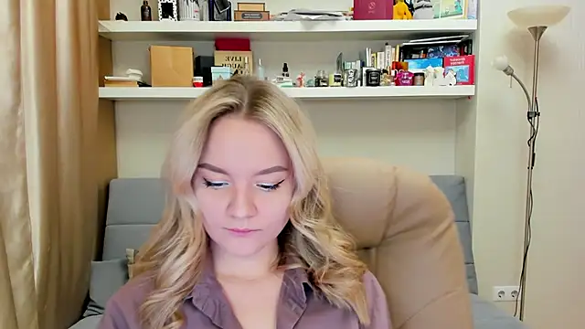 Snapshot of Kara_Smith_ chatting on March 2025 12:05:02 AM Kara Smith online show from March 2025 12:05:02 AM