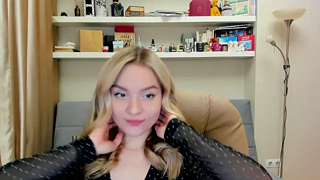 Snapshot of Kara_Smith_ chatting on March 2025 11:49:02 PM Kara Smith online show from March 2025 11:49:02 PM