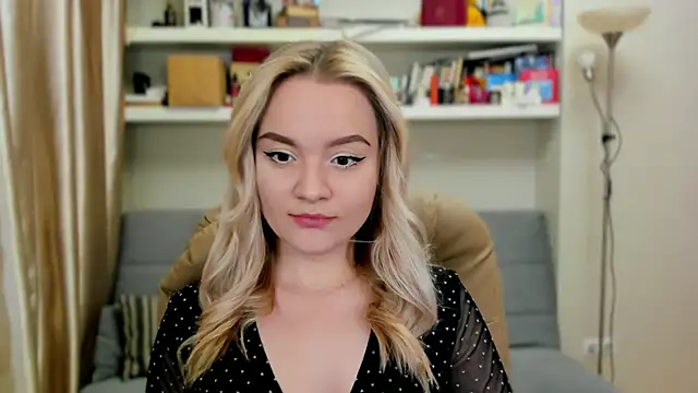 Snapshot of Kara_Smith_ chatting on September 2025 09:47:02 PM Kara Smith online show from September 2025 09:47:02 PM