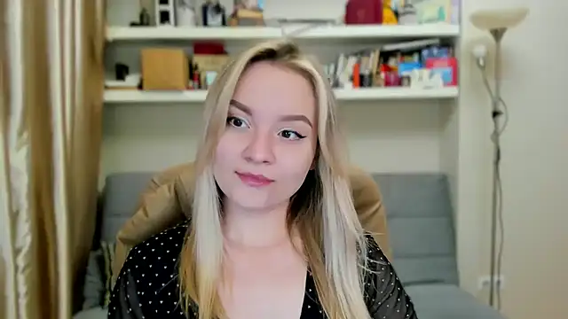 Snapshot of Kara_Smith_ chatting on September 2025 10:01:02 PM Kara Smith online show from September 2025 10:01:02 PM