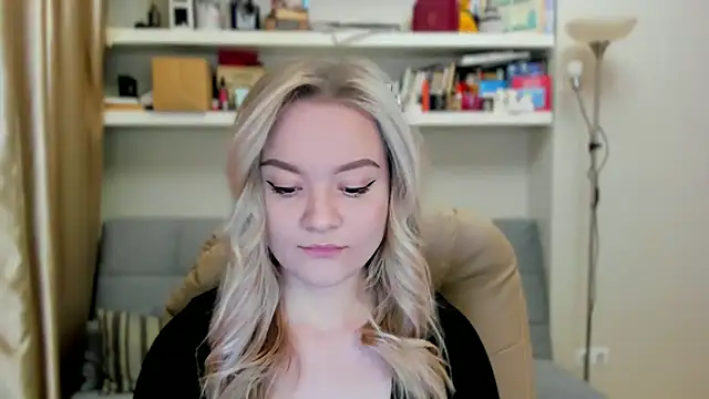 Snapshot of Kara_Smith_ chatting on October 2025 10:10:01 PM Kara Smith online show from October 2025 10:10:01 PM