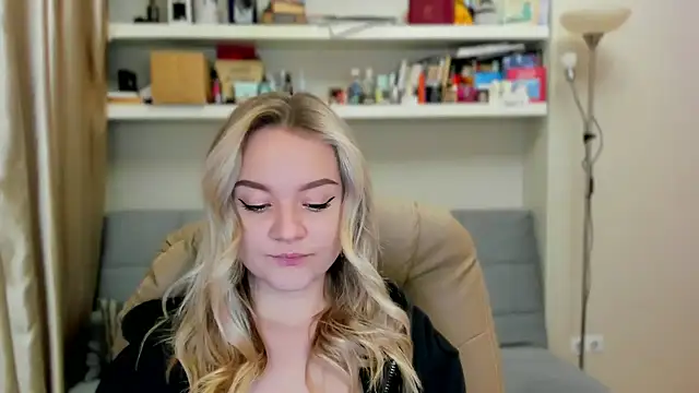 Snapshot of Kara_Smith_ chatting on October 2025 10:52:01 PM Kara Smith online show from October 2025 10:52:01 PM