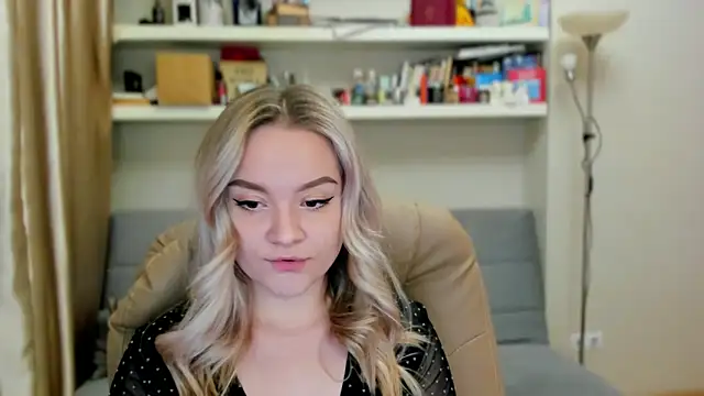 Snapshot of Kara_Smith_ chatting on October 2025 12:07:02 AM Kara Smith online show from October 2025 12:07:02 AM