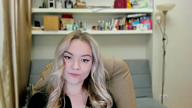 Snapshot of Kara_Smith_ chatting on October 2025 10:37:01 PM Kara Smith online show from October 2025 10:37:01 PM