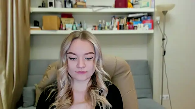 Snapshot of Kara_Smith_ chatting on November 2025 11:59:01 PM Kara Smith online show from November 2025 11:59:01 PM