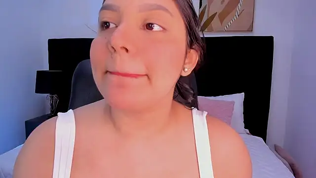 Snapshot of dullce77 chatting on February 2026 07:33:02 PM dullce77 online show from February 2026 07:33:02 PM