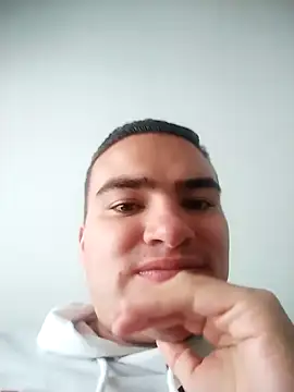 Snapshot of Andy-rtg chatting on March 2025 04:12:02 PM Andy-rtg online show from March 2025 04:12:02 PM