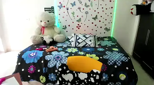 Olgahunder online show from March 2025 05:38:02 PM