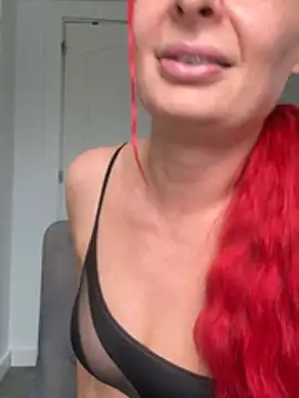FariBanxOfficial online show from May 2026 02:33:01 PM