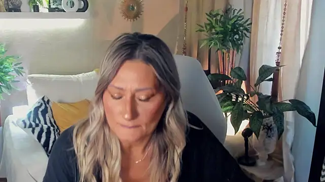 SarahAlluring online show from July 2026 02:30:01 PM