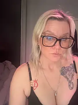 Snapshot of Curvy-Cleo chatting on February 2026 11:50:01 AM Curvy-Cleo online show from February 2026 11:50:01 AM