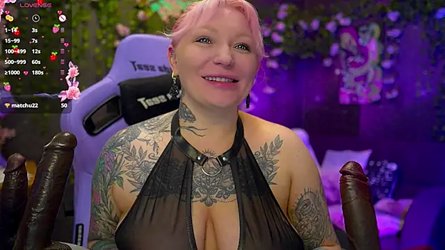 Snapshot of BlackedBarbie chatting on November 2025 08:00:01 PM BlackedBarbie online show from November 2025 08:00:01 PM