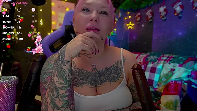 Snapshot of BlackedBarbie chatting on December 2025 07:18:01 PM BlackedBarbie online show from December 2025 07:18:01 PM